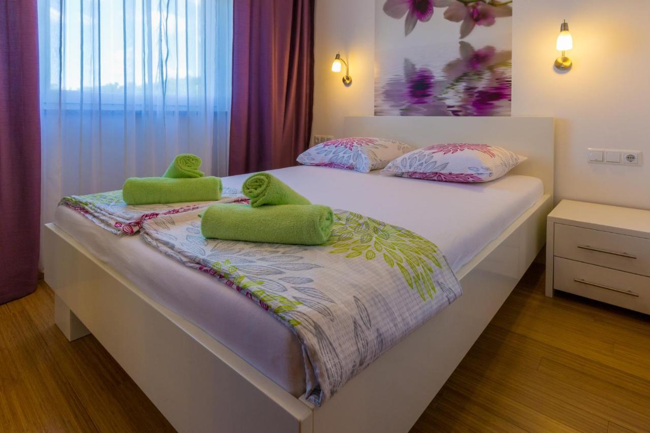 Iva-bono 3 Apartment *