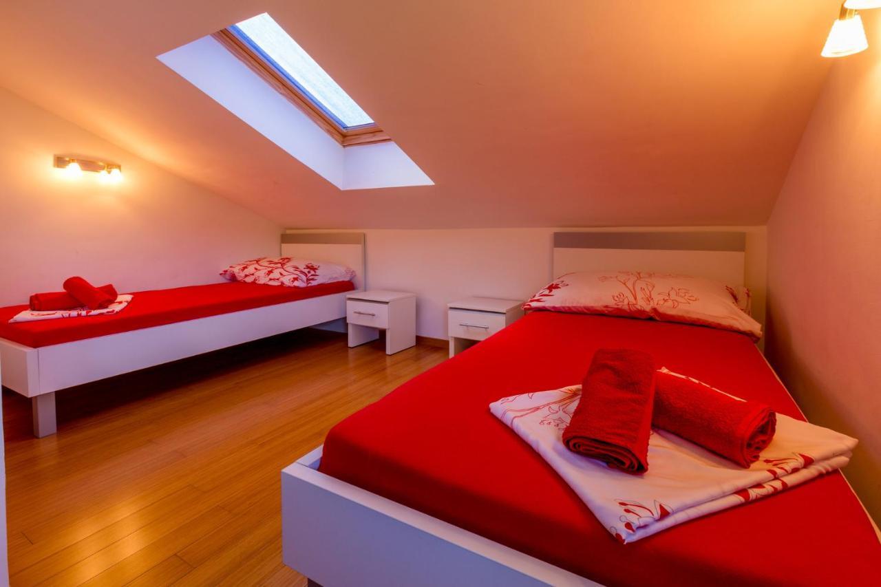 Iva-bono 3 Apartment *